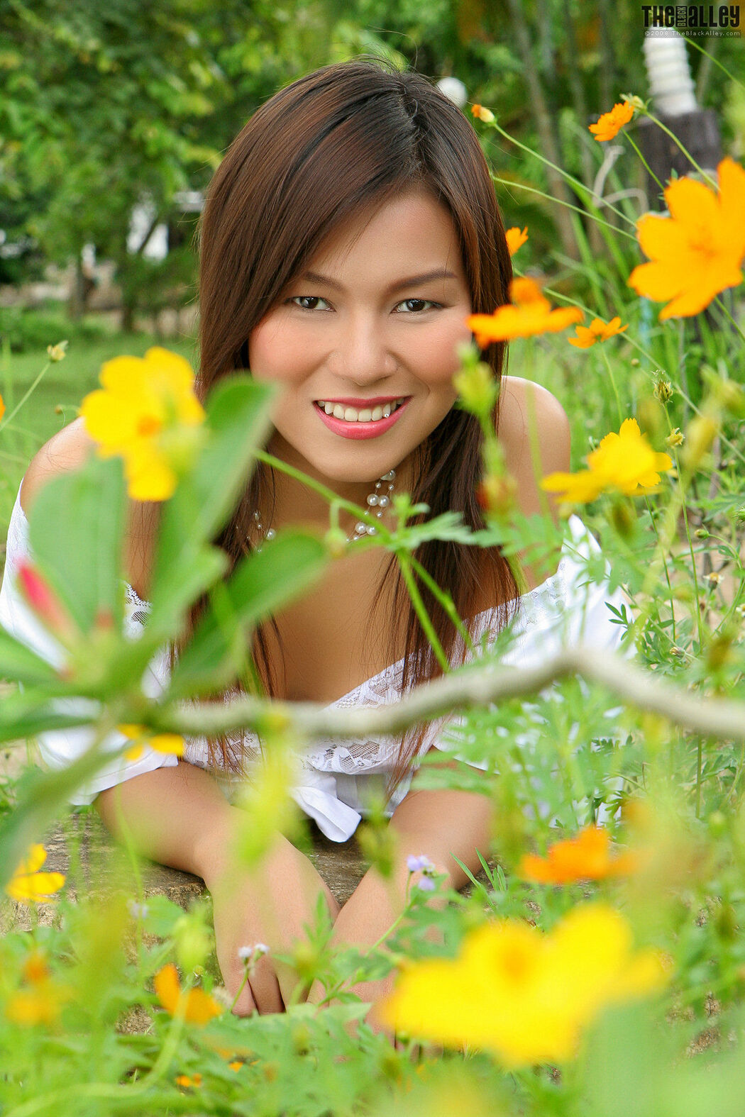 [The Black Alley] Linda Pongsai 01