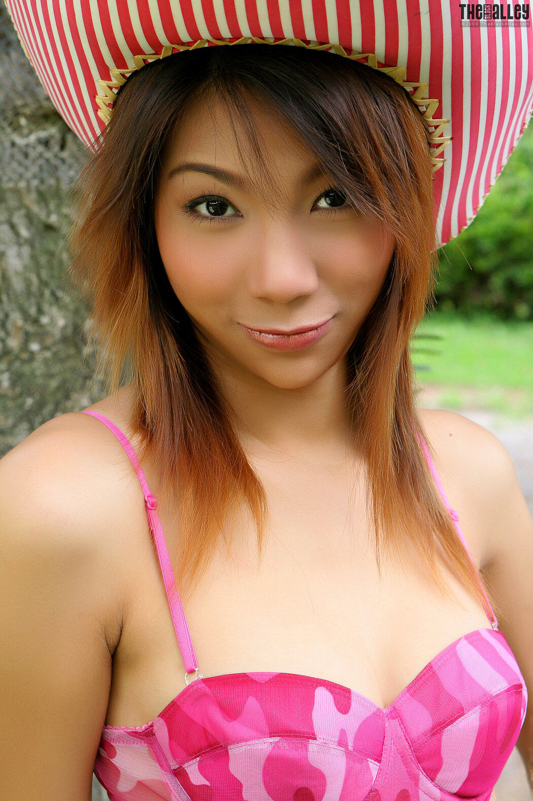 [The Black Alley] Felicia Feng