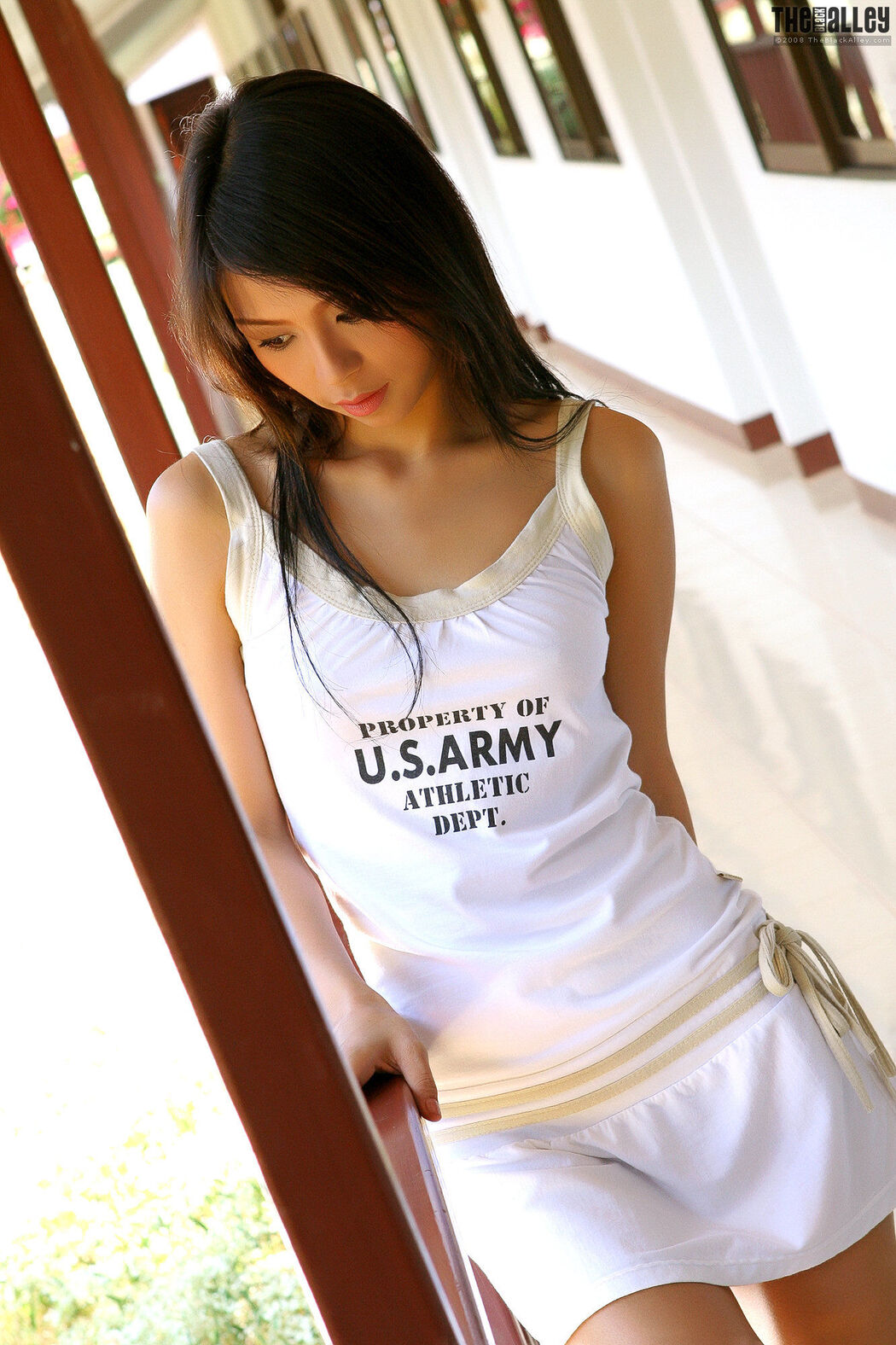 [The Black Alley] Vicky Wei 01