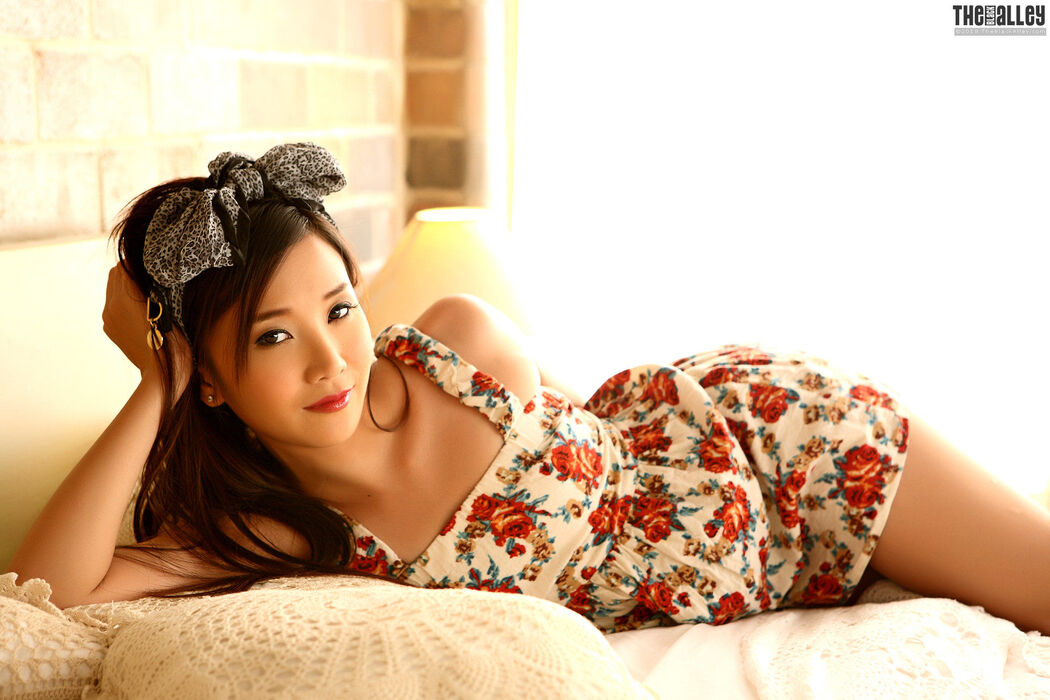 Lolita Cheng/Chen Li "The Black Alley" [The Black Alley]