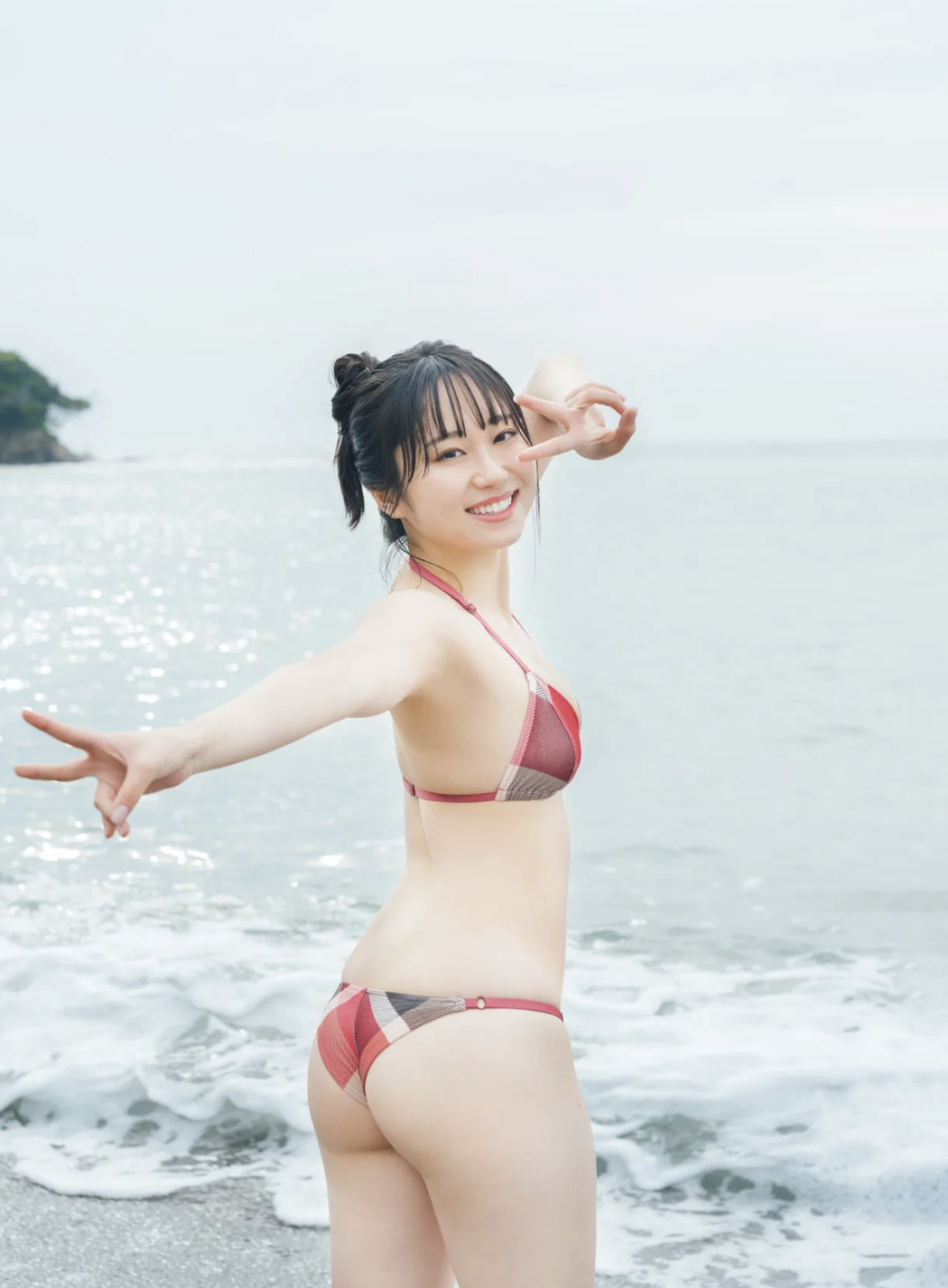 Momoko Oshiro 大白桃子, FRIDAY GOLD フライデーゴールド 青い誘惑 – EVERIA.CLUB