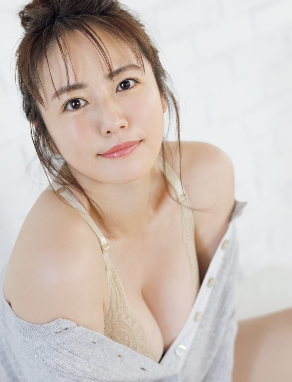 Sayaka Isoyama 磯山さやか, FRIDAY 2021.12.10 (フライデー 2021年12月10日号)