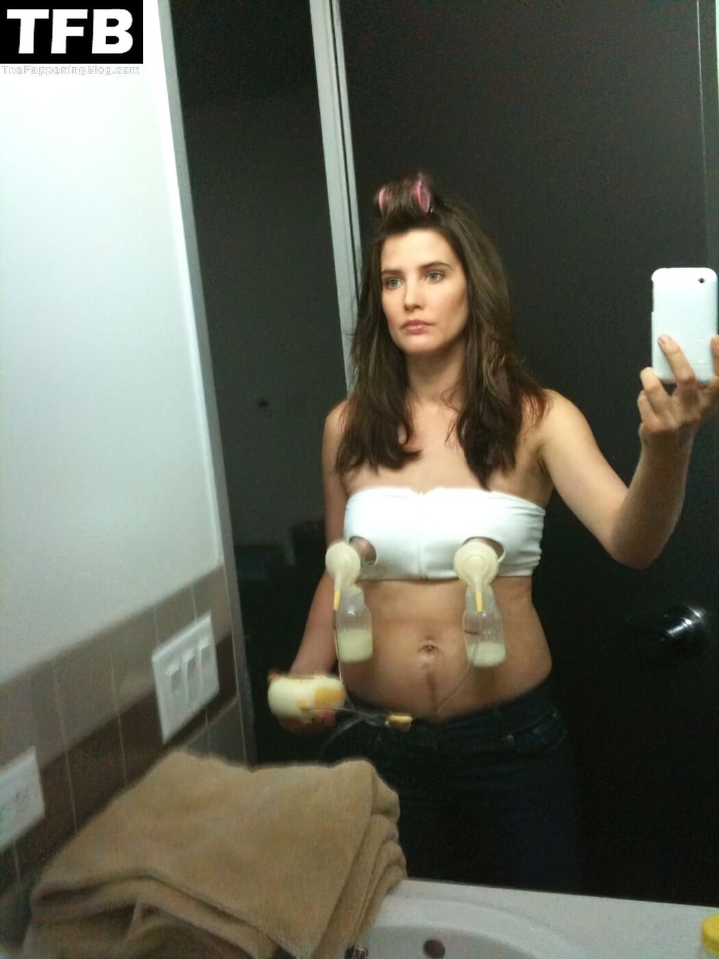 Cobie Smulders Hot