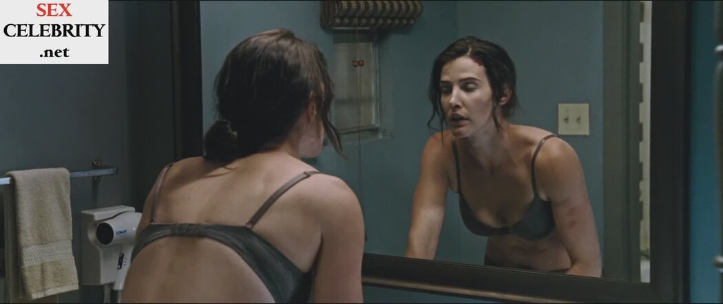 Cobie Smulders Hot
