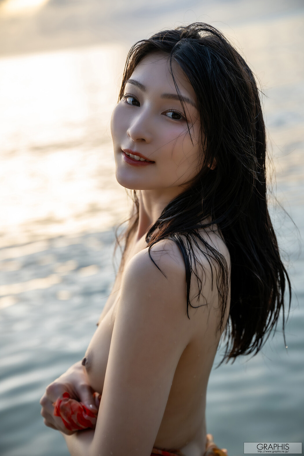 Suzu Honjo 本庄鈴, Graphis Gals 「Devine」 Vol.03