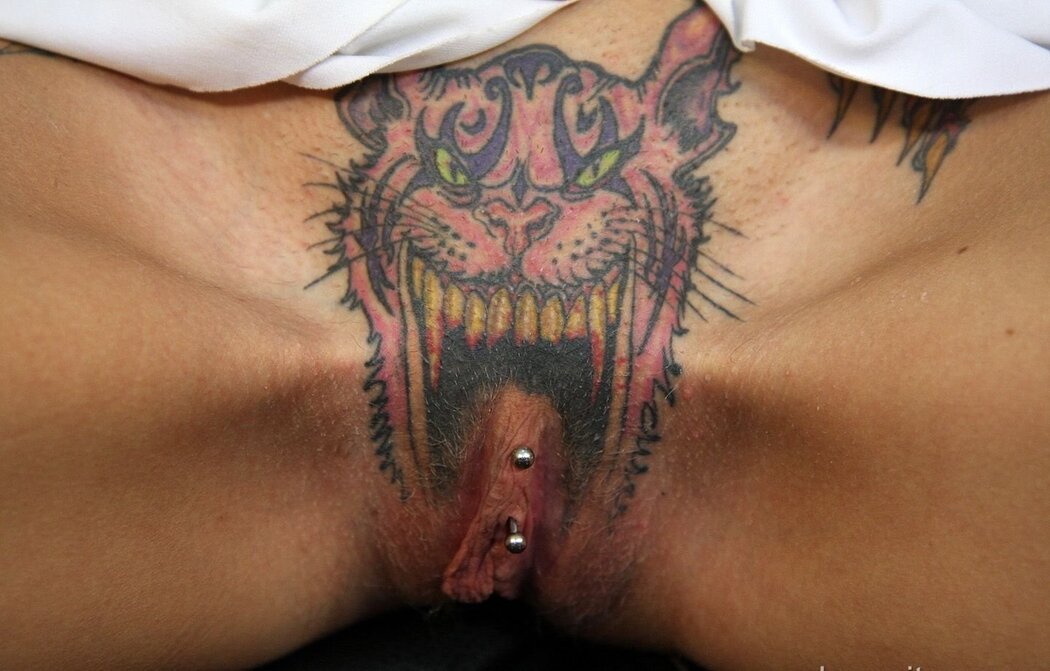 Porn Tattoo On Pussy