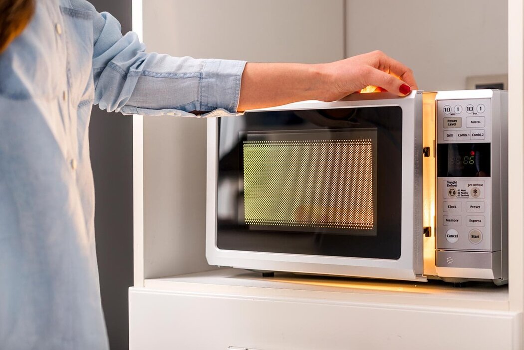 Microwave Oven