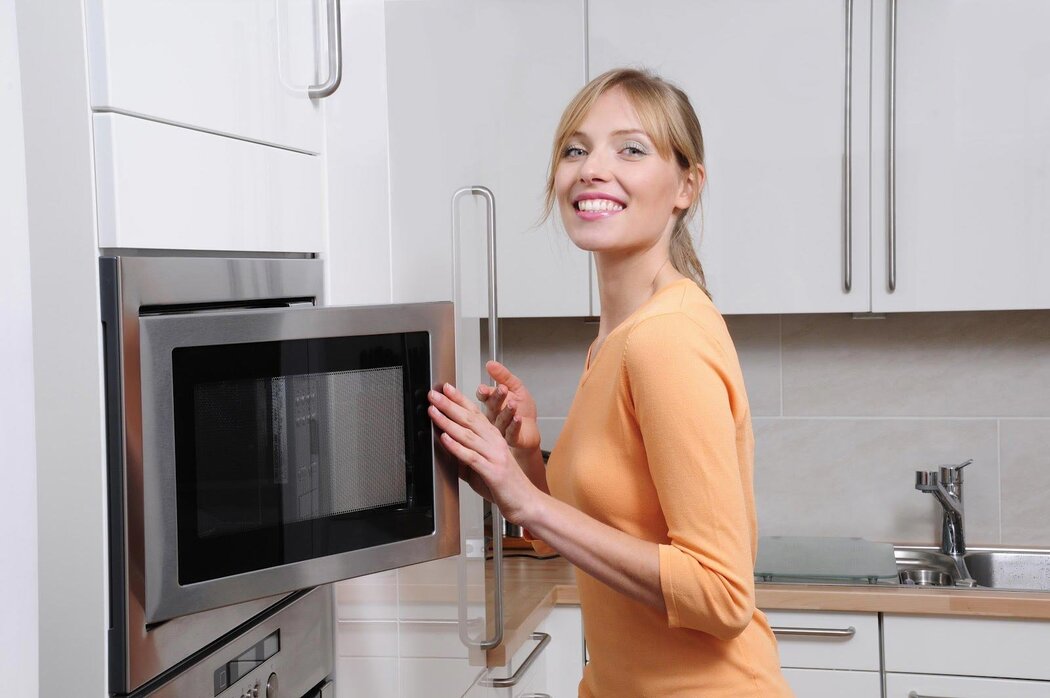Microwave Oven
