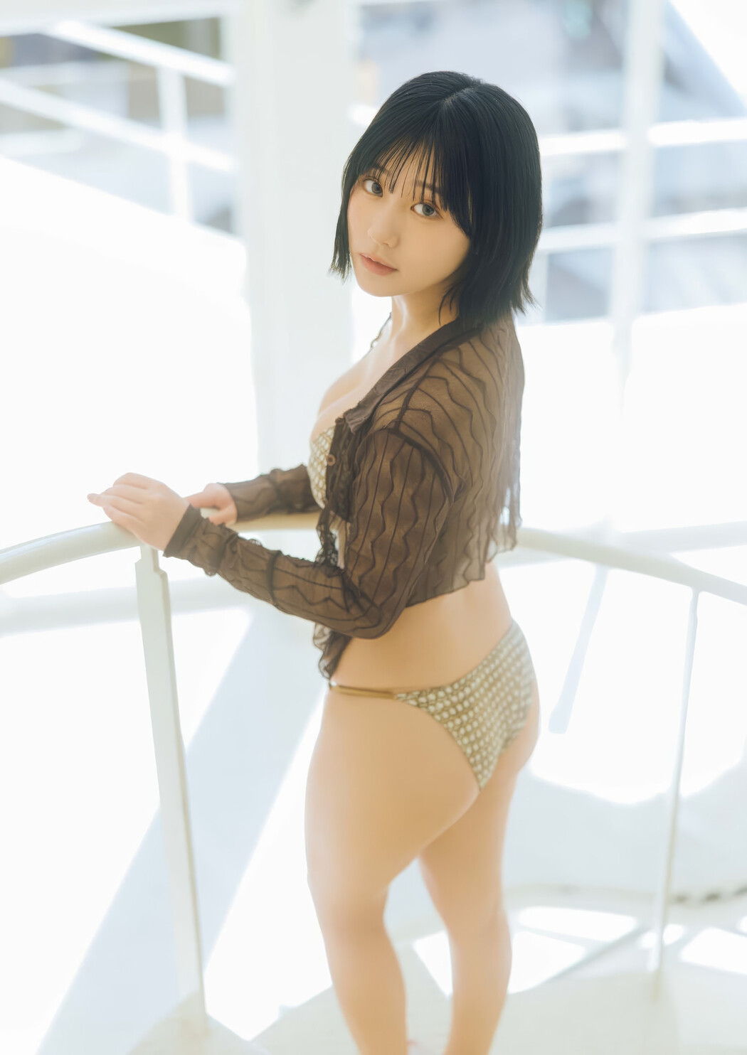 Miku Tanaka 田中美久, Big Comic Spirits 2025 No.21-22 (ビッグコミックスピリッツ 2025年21-22号)