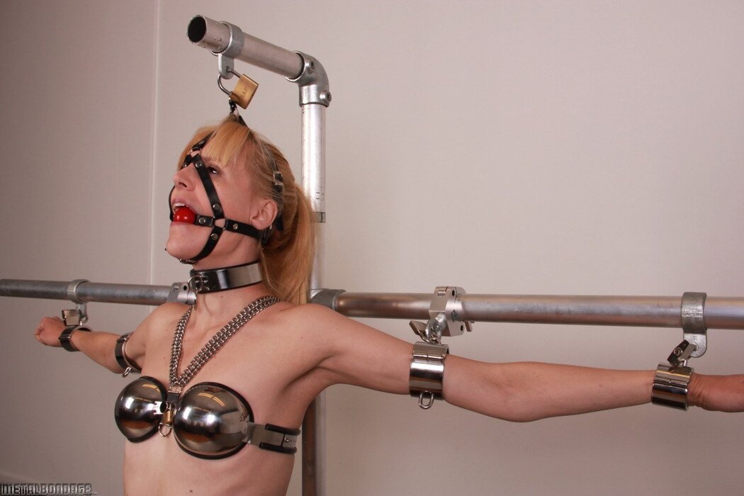 Metal Bondage Bdsm