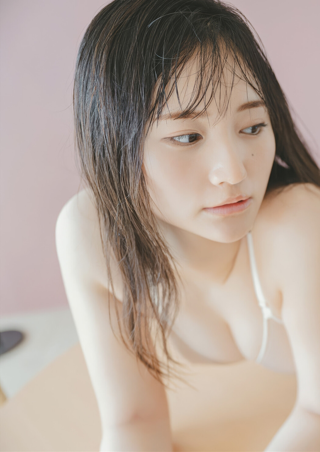 So-Yon そよん, BRODYデジタル写真集 『黄金のフェチズム』 Set.01