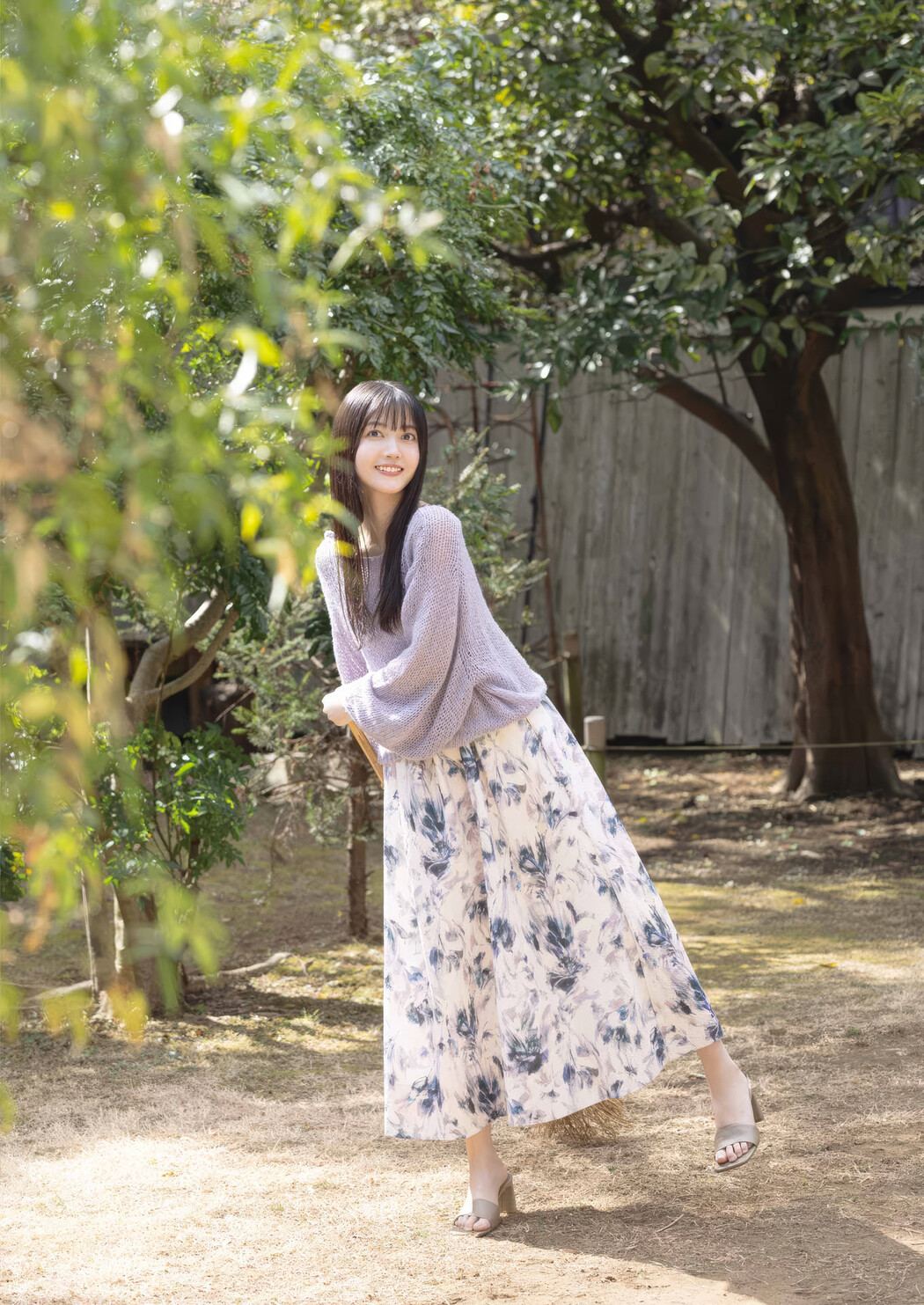久保史緒里・金川紗耶, Young Gangan 2025 No.09 (ヤングガンガン 2025年9号)