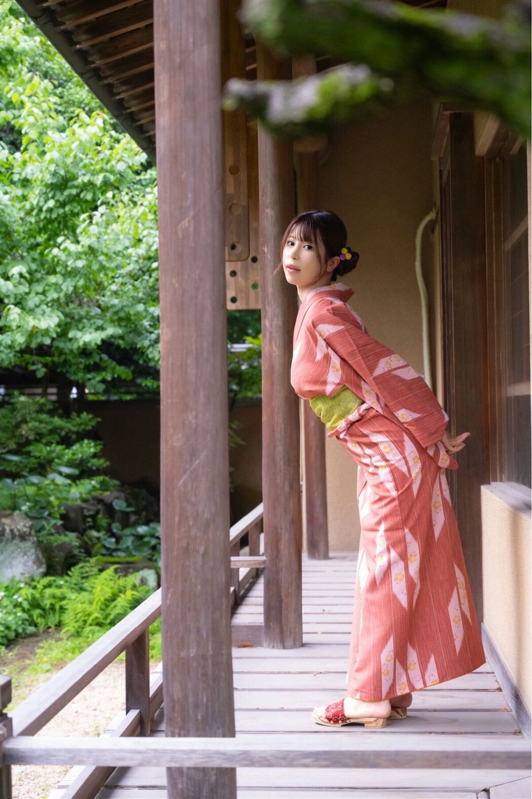 JP Shiiba Mikuru 有岡みう – 木漏れ日の中で