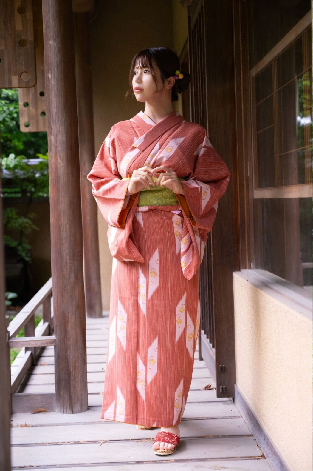 JP Shiiba Mikuru 有岡みう – 木漏れ日の中で