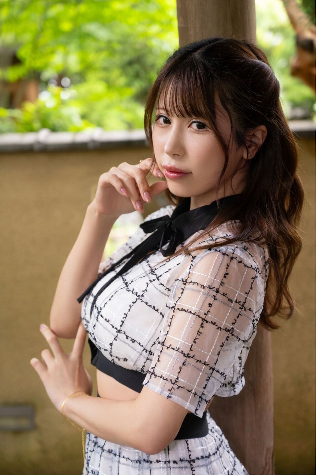 JP Shiiba Mikuru 有岡みう – 木漏れ日の中で