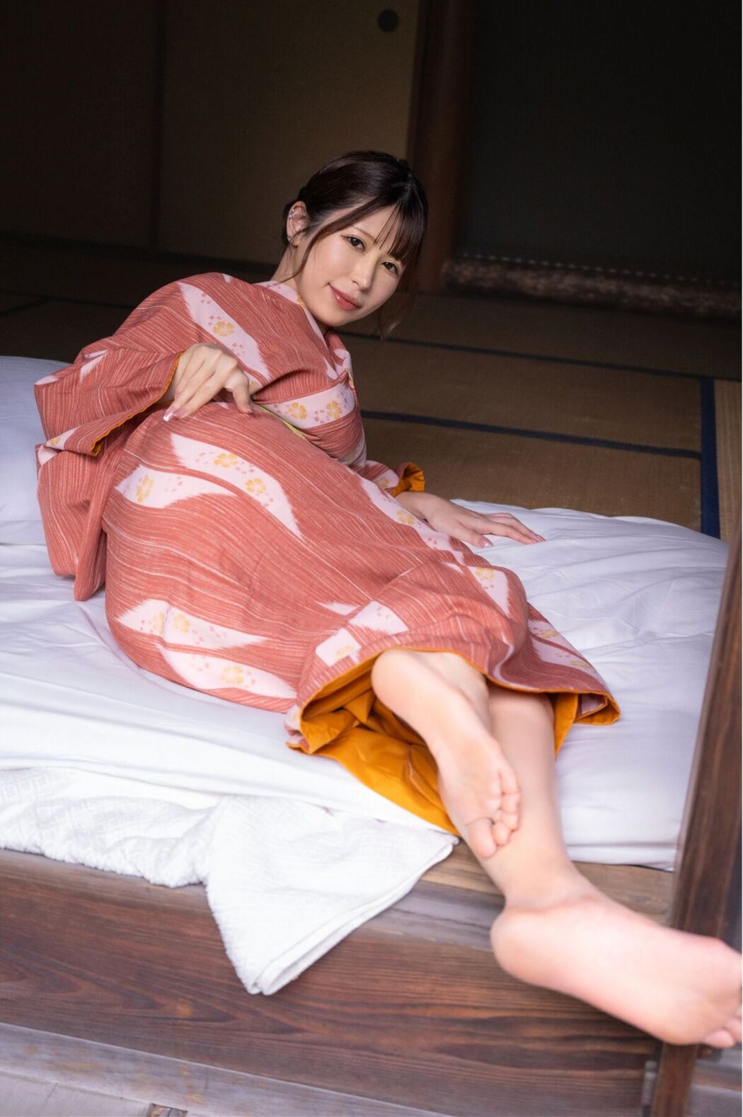 JP Shiiba Mikuru 有岡みう – 木漏れ日の中で