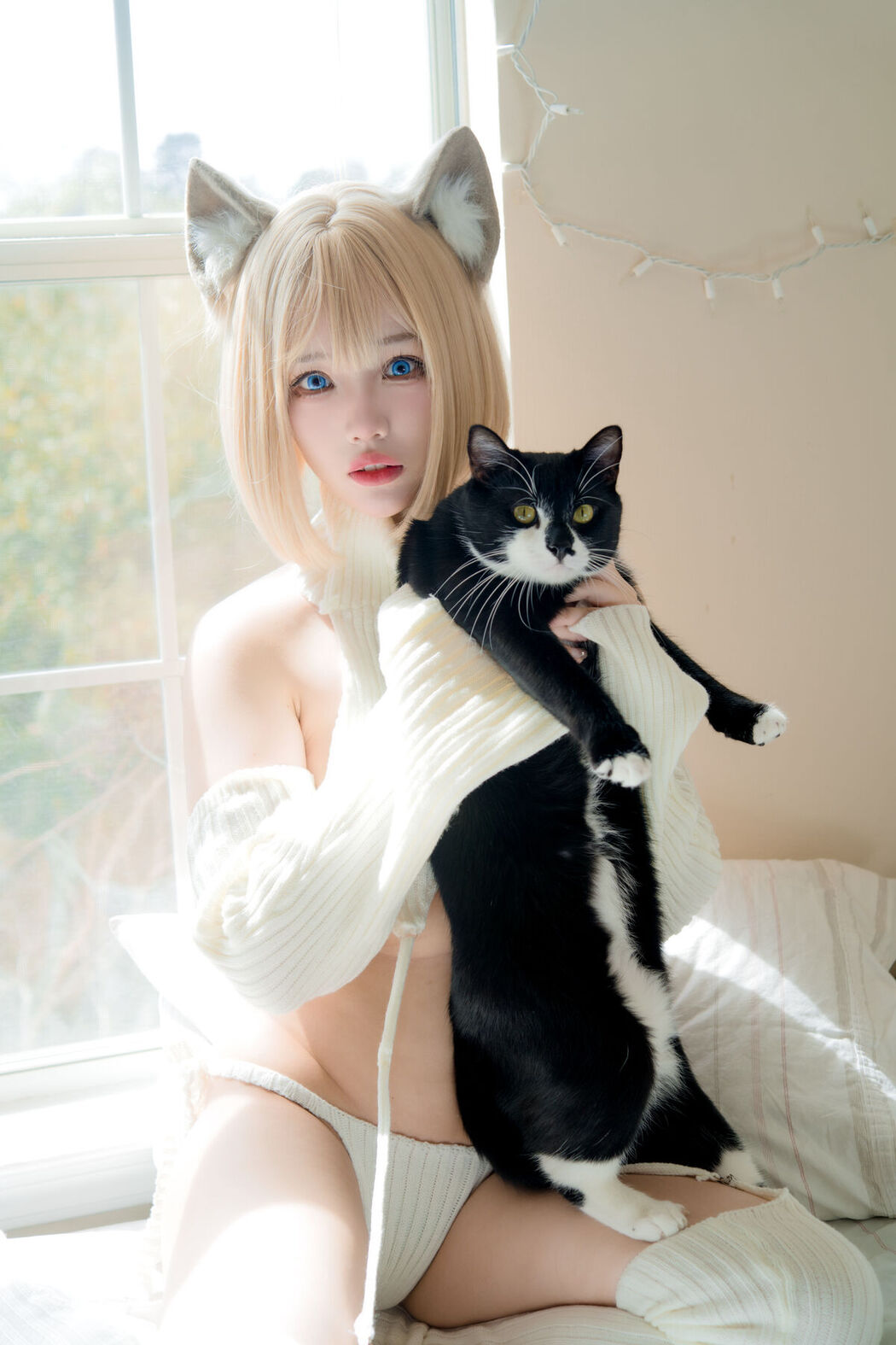 Coser@狐洛洛子 – 慵懒白猫