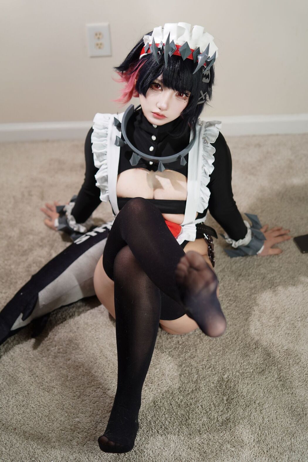 Coser@狐洛洛子 – 鲨鱼妹 女仆