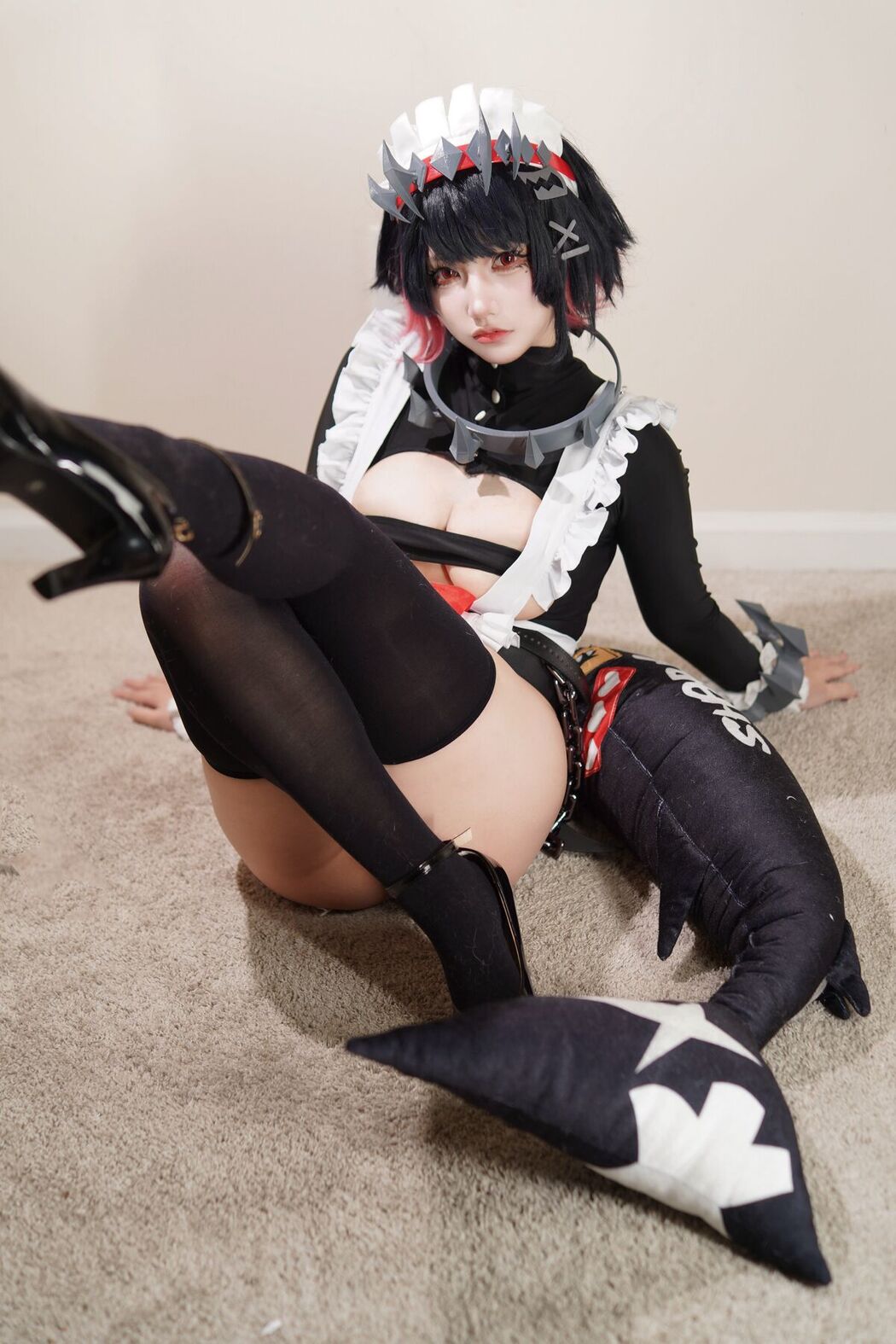Coser@狐洛洛子 – 鲨鱼妹 女仆