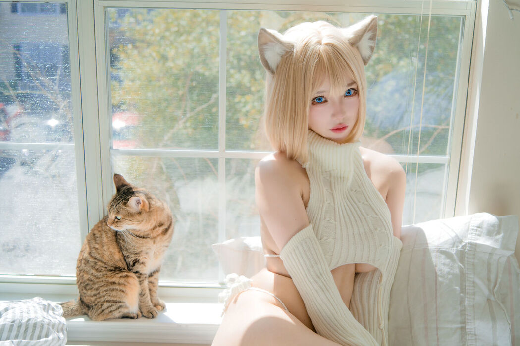 Coser@狐洛洛子 – 慵懒白猫