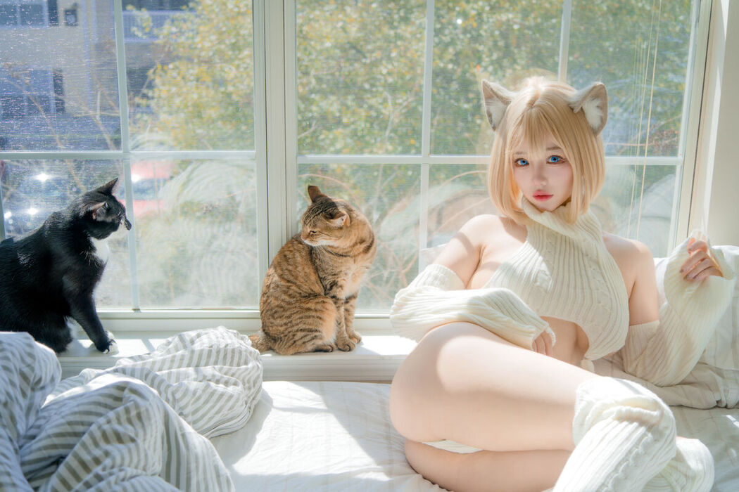 Coser@狐洛洛子 – 慵懒白猫