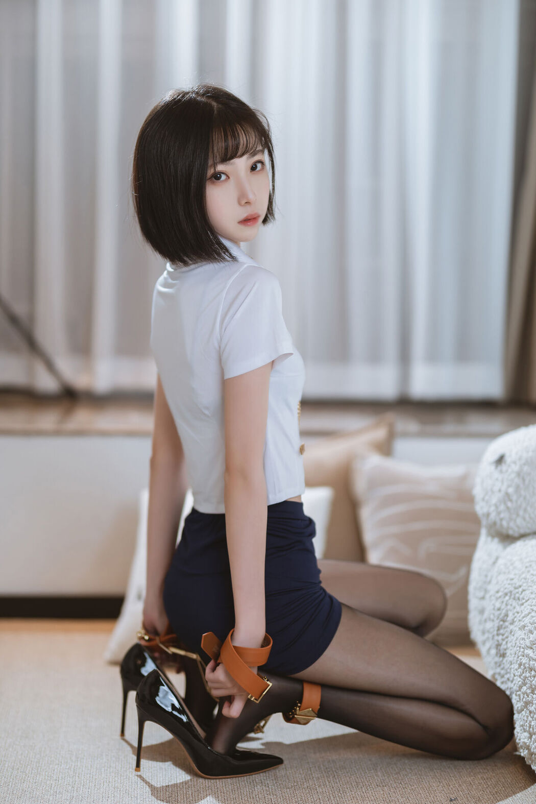 Coser@许岚lan – 束缚黑丝