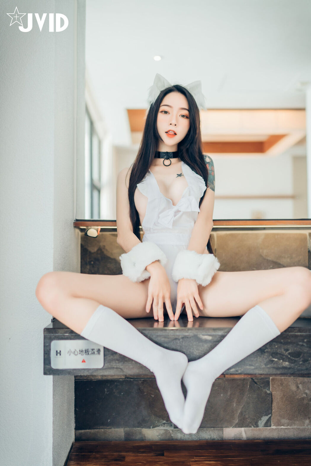 JVID Piao Piao 飘飘 – 猫娘女友 – 全真空死库水女仆 – 足控 – 激凸透点 Part3