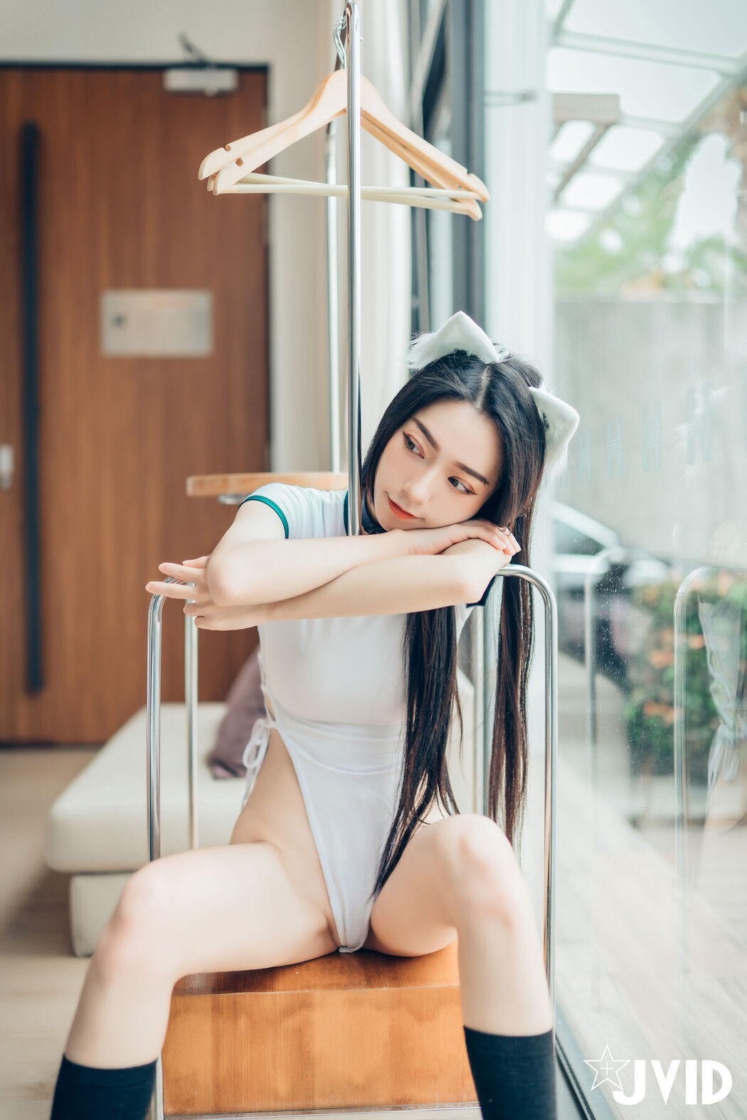 JVID Piao Piao 飘飘 – 猫娘女友 – 全真空死库水女仆 – 足控 – 激凸透点 Part3
