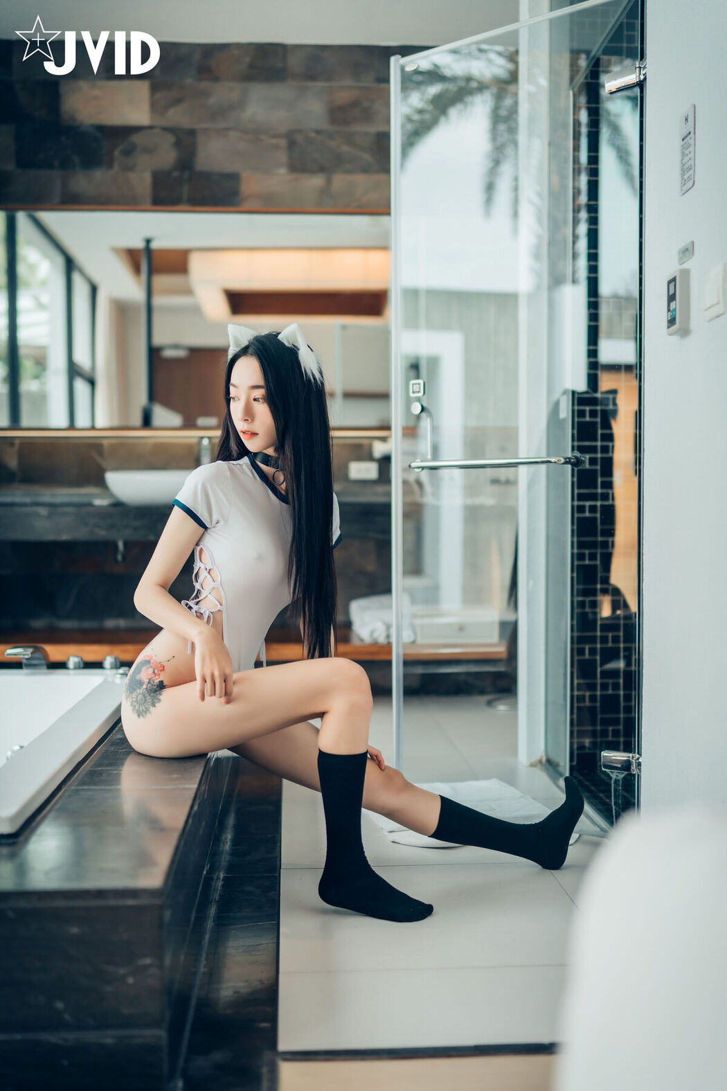 JVID Piao Piao 飘飘 – 猫娘女友 – 全真空死库水女仆 – 足控 – 激凸透点 Part1