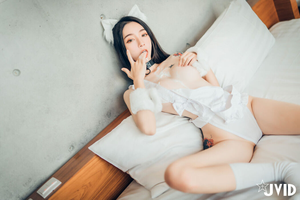 JVID Piao Piao 飘飘 – 猫娘女友 – 全真空死库水女仆 – 足控 – 激凸透点 Part3