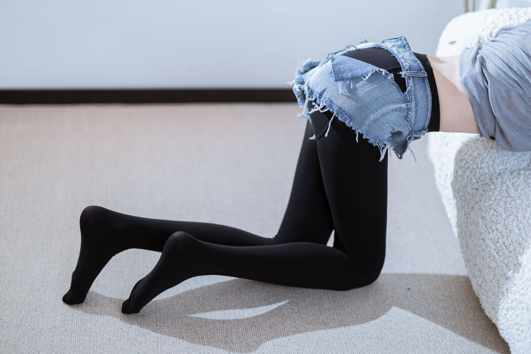 Coser@许岚lan – 半透毛衣