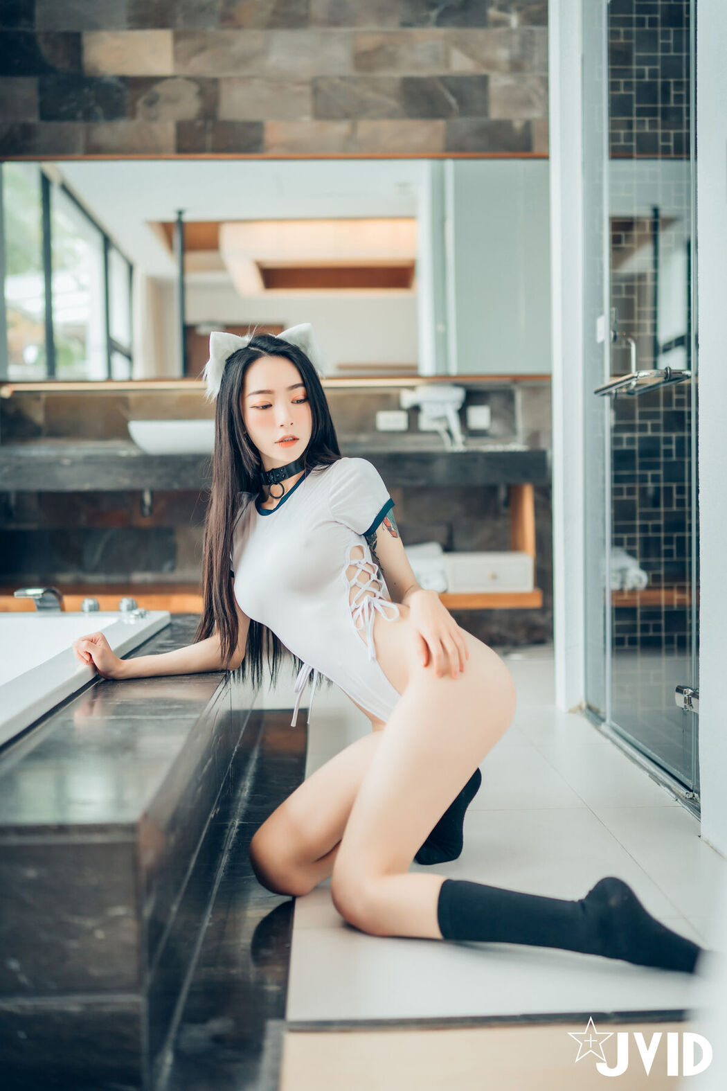 JVID Piao Piao 飘飘 – 猫娘女友 – 全真空死库水女仆 – 足控 – 激凸透点 Part2