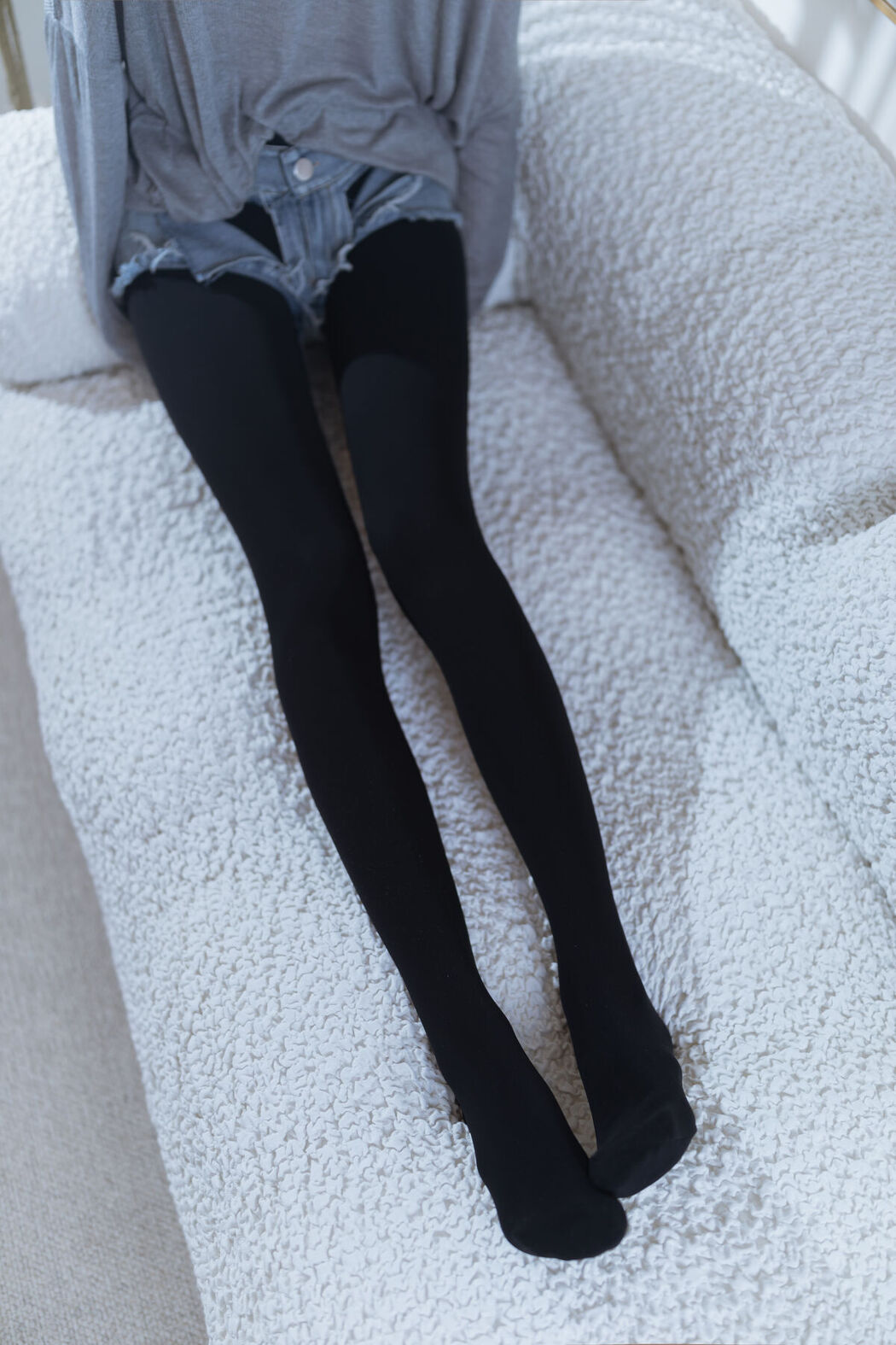 Coser@许岚lan – 半透毛衣