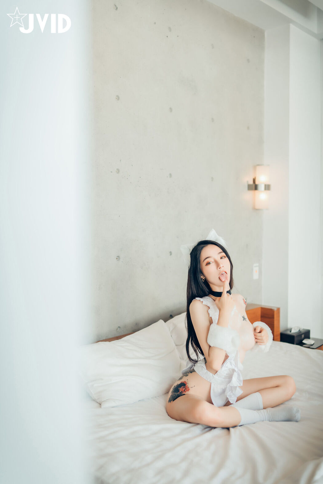 JVID Piao Piao 飘飘 – 猫娘女友 – 全真空死库水女仆 – 足控 – 激凸透点 Part1