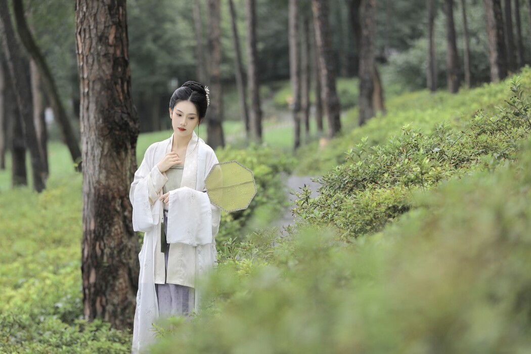 YiTuYu艺图语 Vol.1227 Zhi Zhi Qi