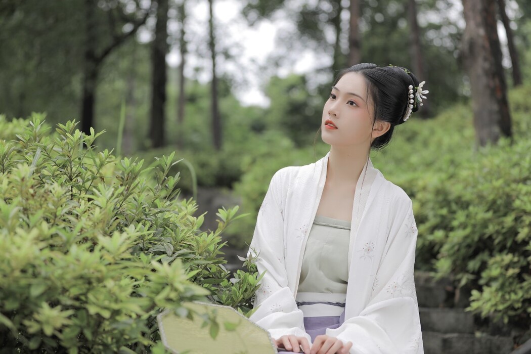 YiTuYu艺图语 Vol.1227 Zhi Zhi Qi