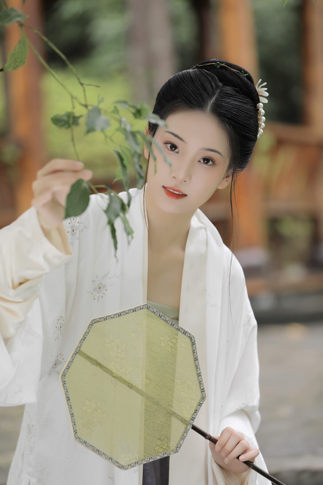 YiTuYu艺图语 Vol.1227 Zhi Zhi Qi