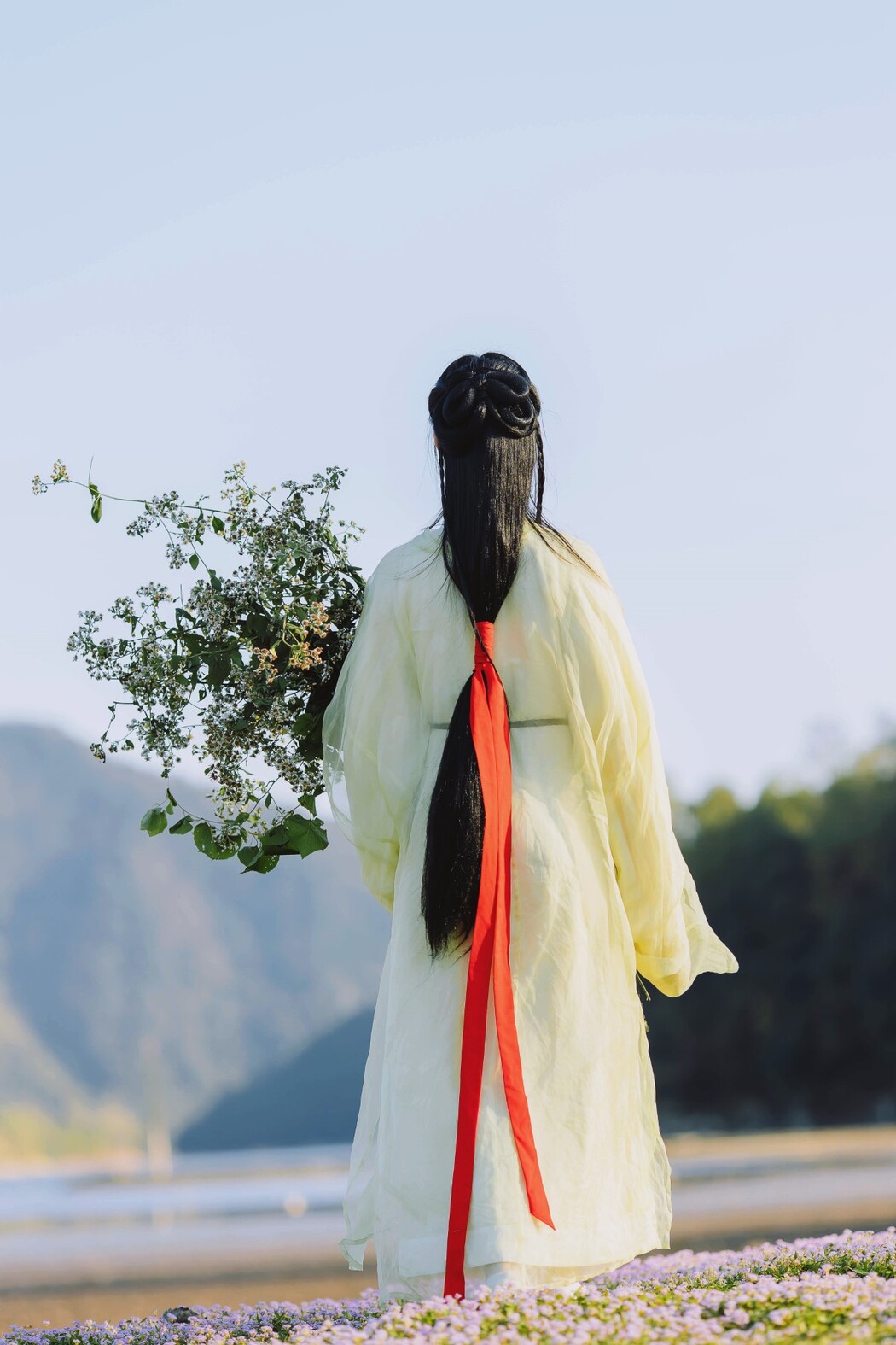 YiTuYu艺图语 Vol.1228 Ren Jian Yue-Su Chen