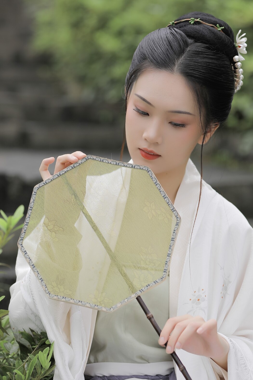 YiTuYu艺图语 Vol.1227 Zhi Zhi Qi