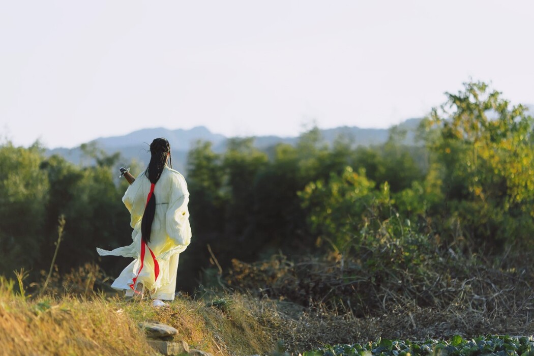 YiTuYu艺图语 Vol.1228 Ren Jian Yue-Su Chen