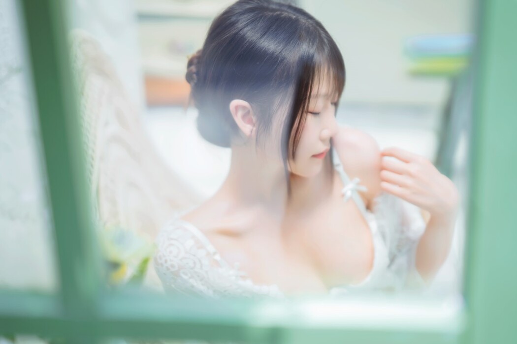 YiTuYu艺图语 Vol.1381 Xiang Cao Miao Lu Lu