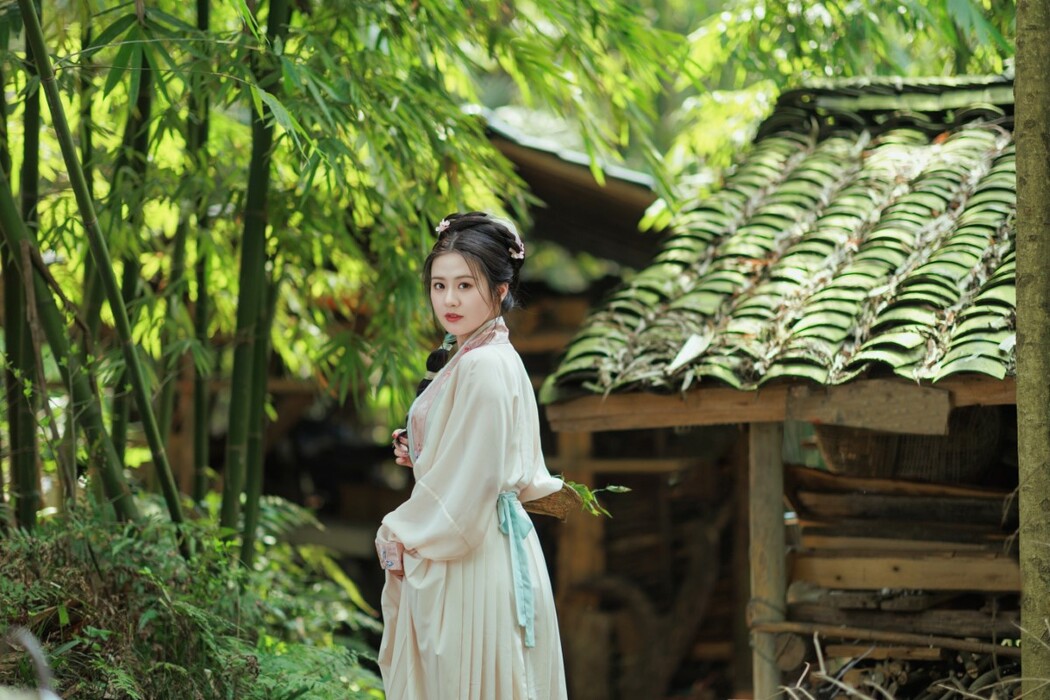 YiTuYu艺图语 Vol.1385 Qiu Qiu