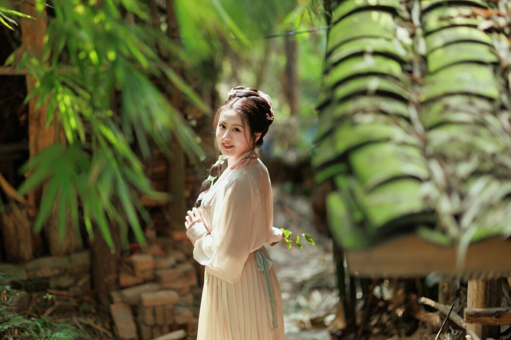 YiTuYu艺图语 Vol.1385 Qiu Qiu