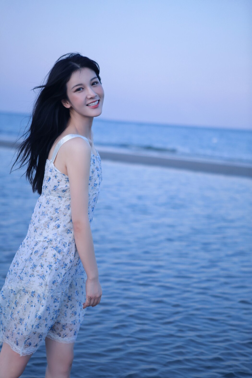 YiTuYu艺图语 Vol.1376 Shang Yu Qian Momooly