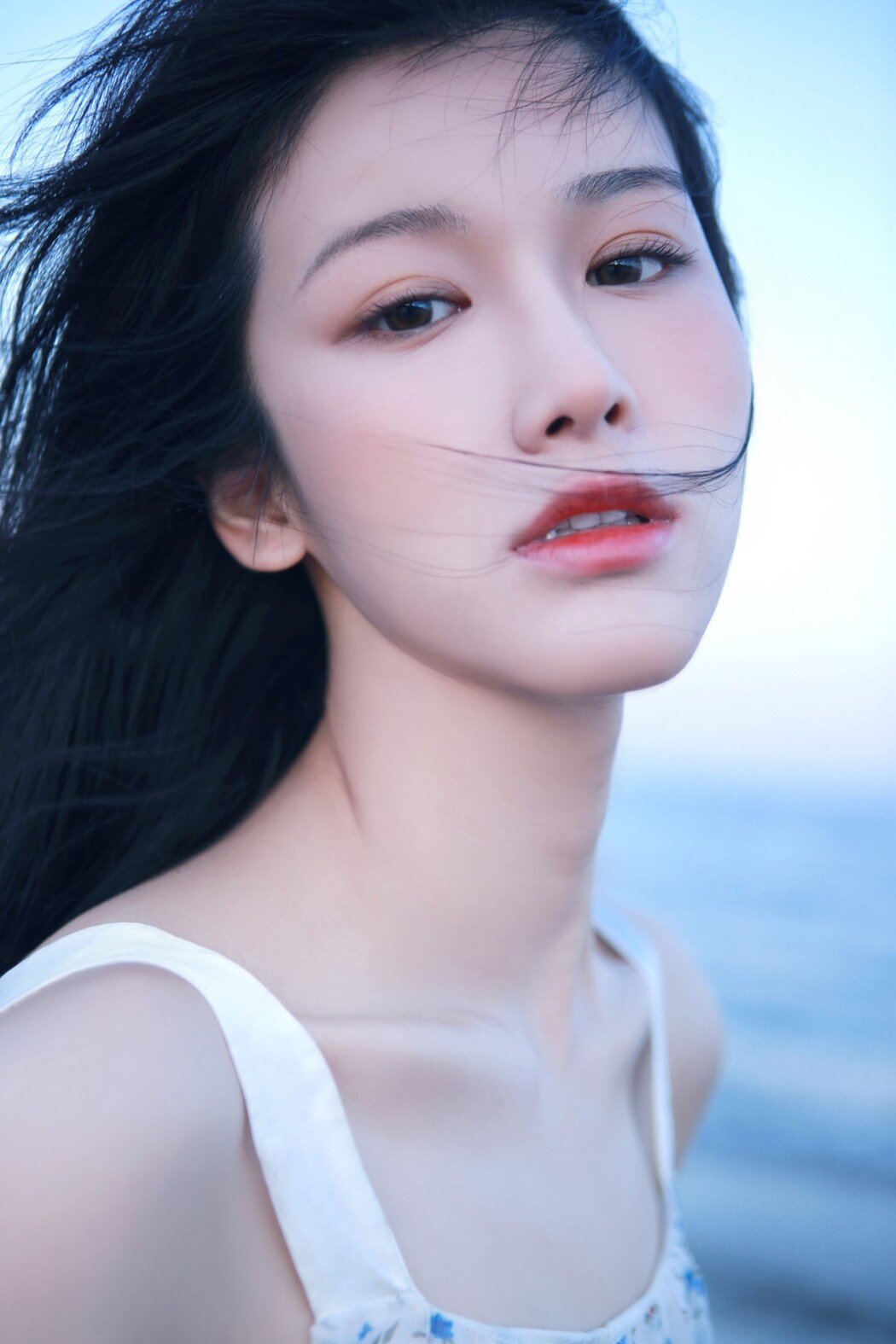 YiTuYu艺图语 Vol.1376 Shang Yu Qian Momooly