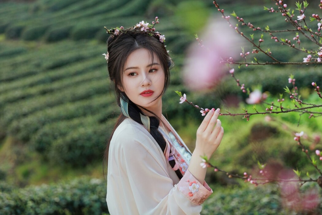 YiTuYu艺图语 Vol.1385 Qiu Qiu
