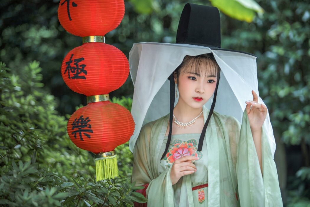 YiTuYu艺图语 Vol.1305 Yi Ge Bai Lu