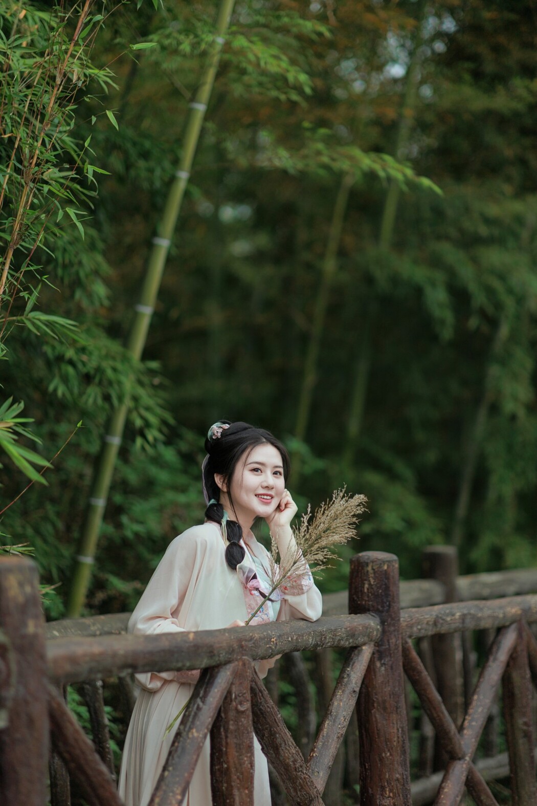 YiTuYu艺图语 Vol.1385 Qiu Qiu