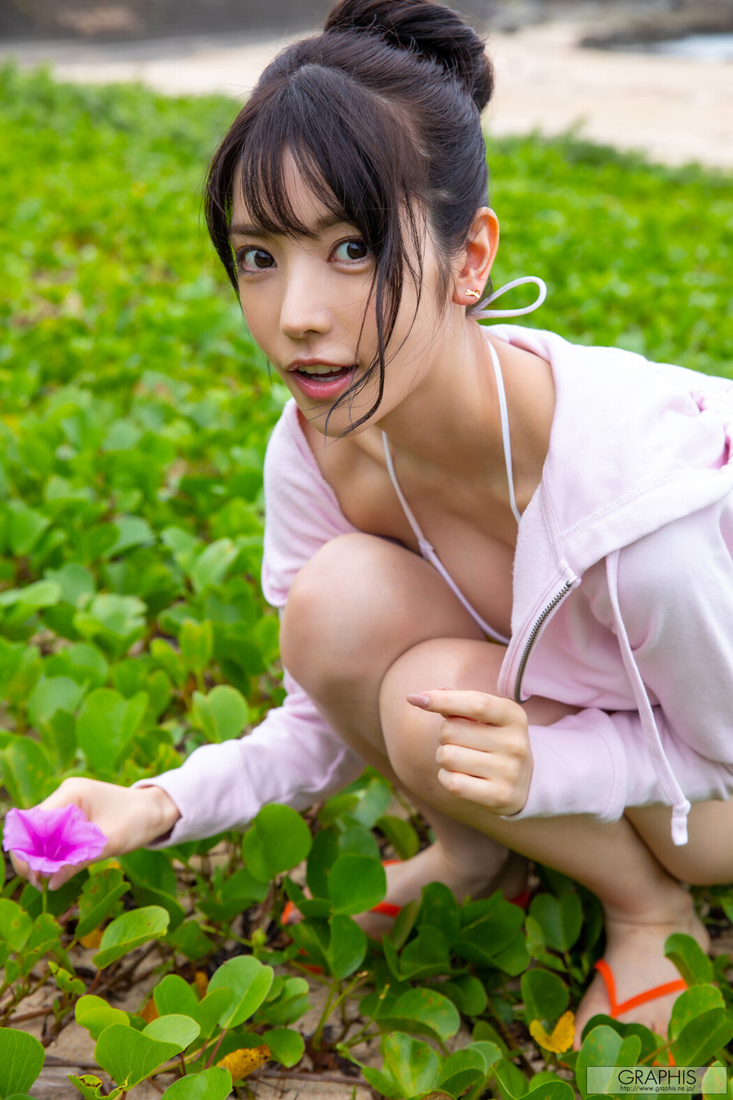 Karen Kaede 楓カレン, [Graphis] Gals Tropical Tour! Vol.03