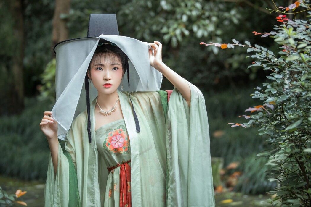 YiTuYu艺图语 Vol.1305 Yi Ge Bai Lu